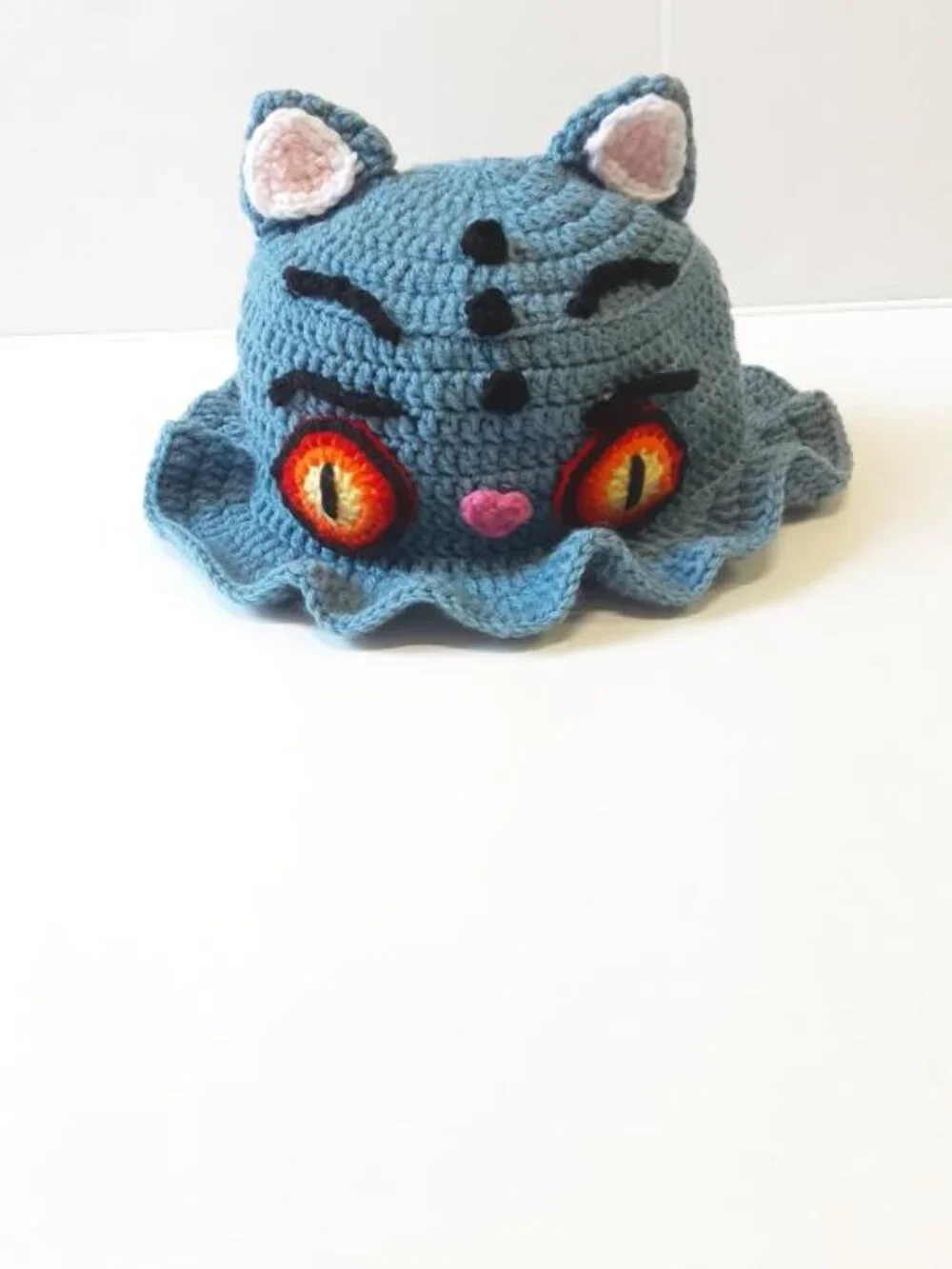 Handmade Crochet Derpy K-Pop Demon Hunter Cat Bucket Hat with Ruffled Brim New